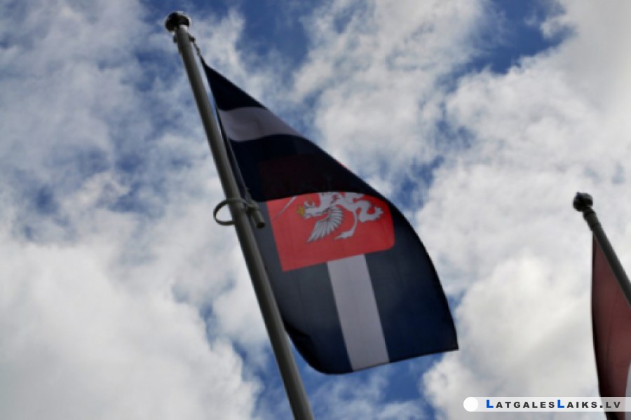 Latgales karogs ir politiķu nevis latgaliešu strīda ābols