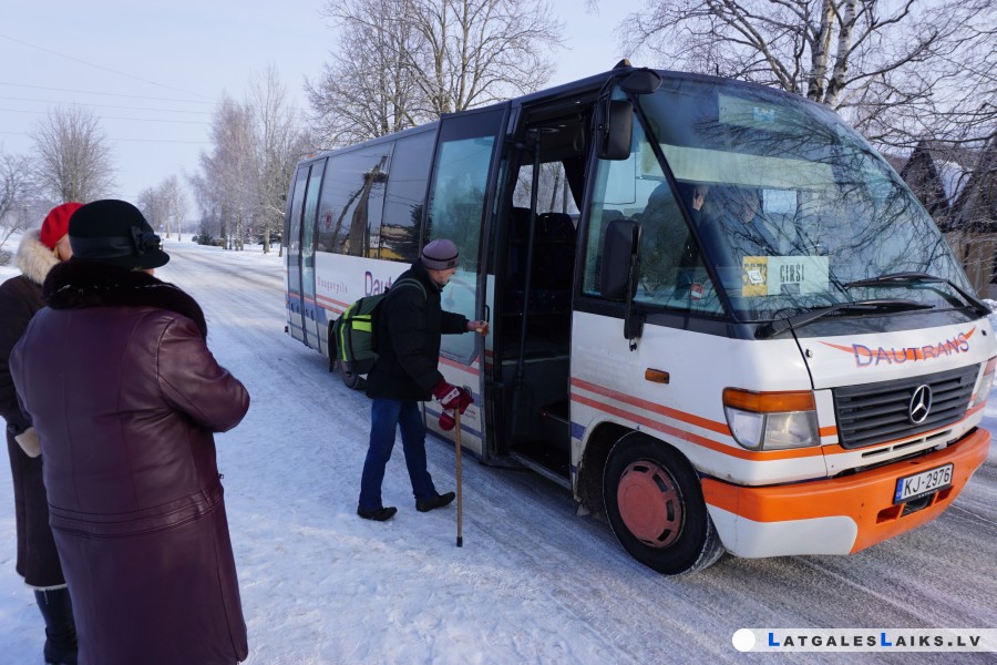 Autobusu reisu pārskatīšana atklāj noklusētas problēmas
