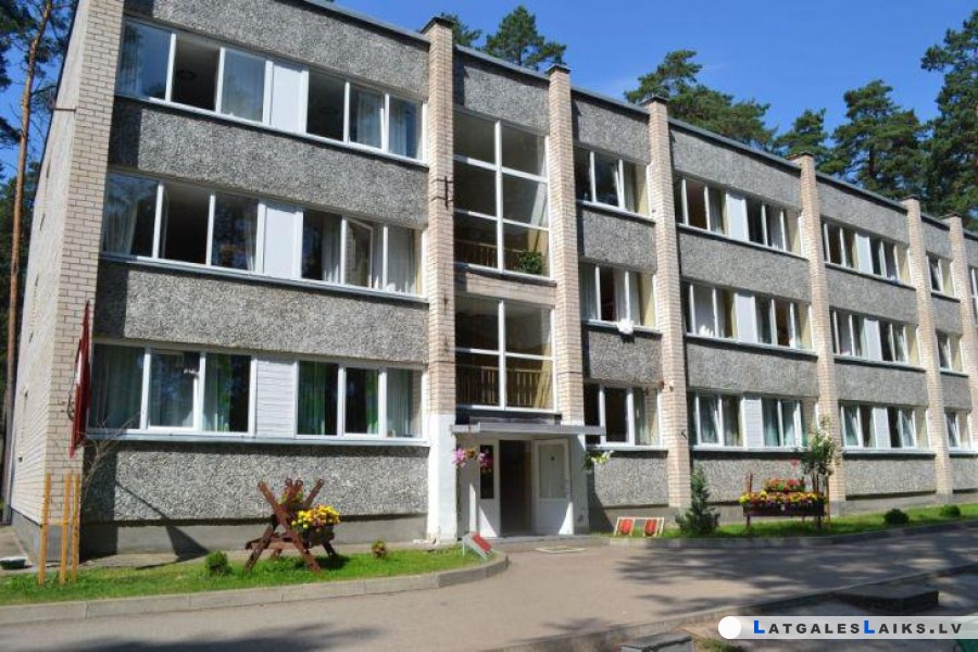 Bāze „Dzintariņš” pašlaik ir svarīgāka par atklāto baseinu