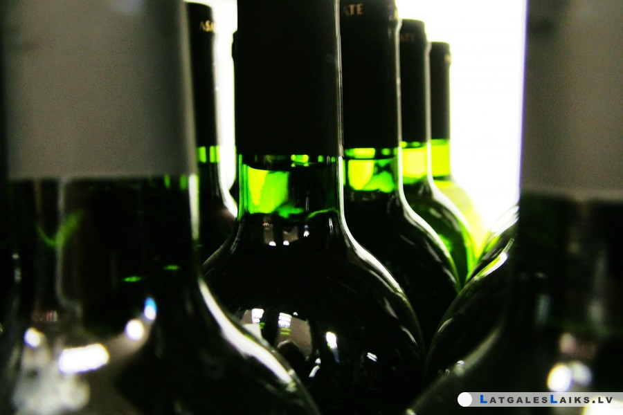 Līvānos likvidēja nelikumīgu alkohola ražotni