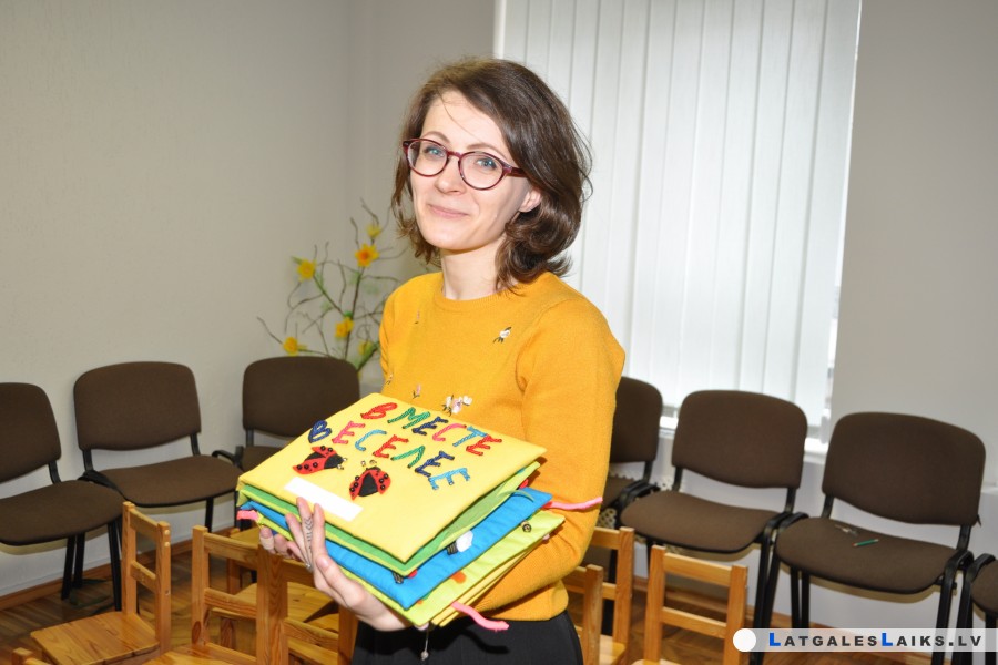 Grāmata ar eža adatām un burkāniem