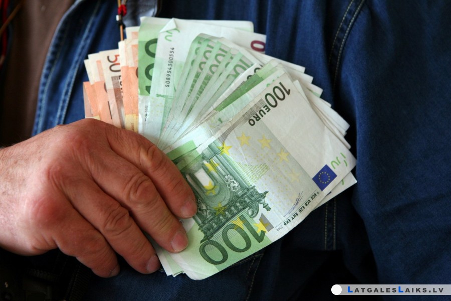 Tiesai nosūtīta krimināllieta par kukuļošanu 60 000 EUR apmērā