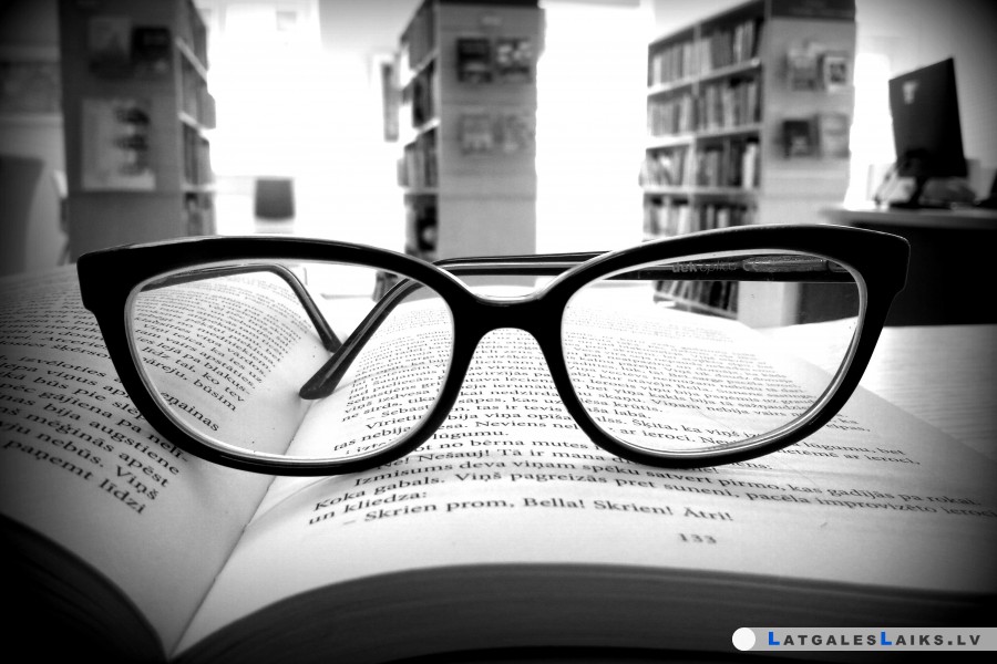 Bibliotēka aicinās domāt par acu un muguras slimību profilaksi