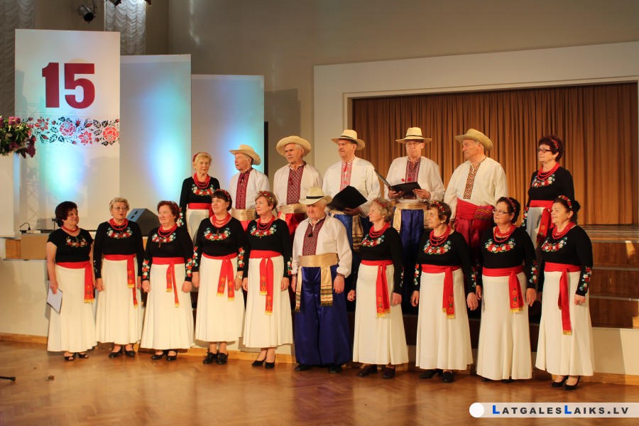 Dziesma saglabā saikni ar dzimteni