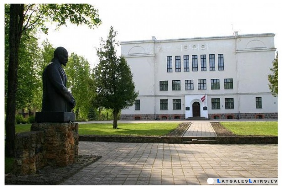 Ilūkstes Raiņa vidusskolu vadīs Velta Šterna