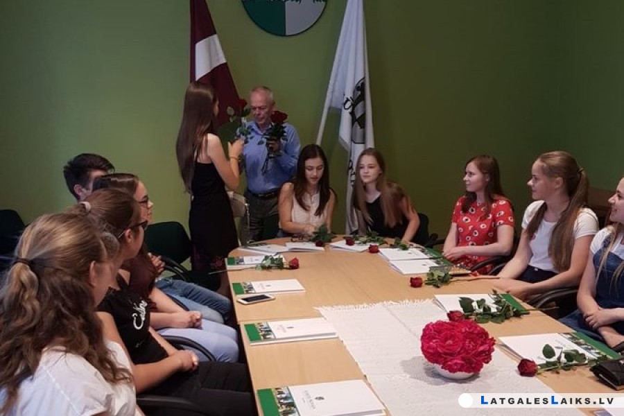 Amanda Lapa vada Ilūkstes jauniešu domi