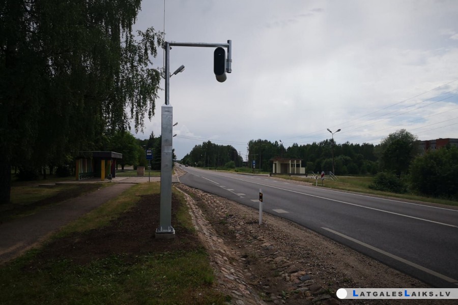 Uz Latvijas ceļiem darbosies 72 stacionārie fotoradari
