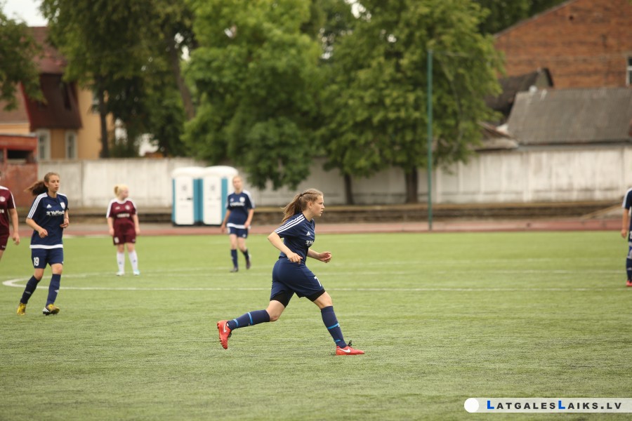 Daugavpils futbolistes iekļūst trijniekā