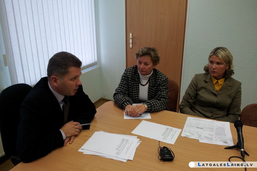 Parādniekiem piedraudēs ar salšanu