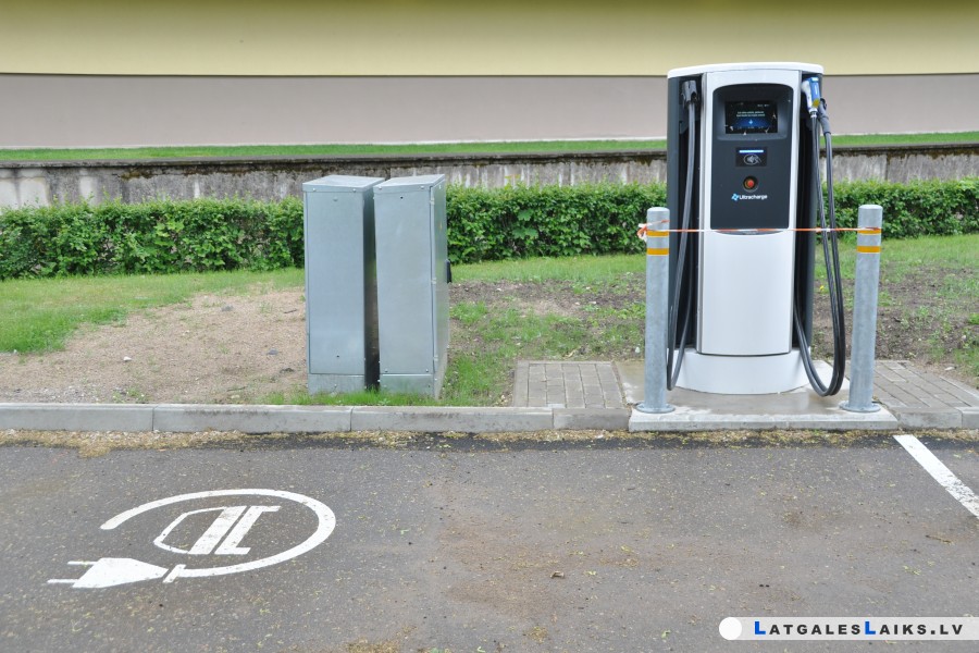 Elektromobiļus var uzlādēt arī Latgalē un Sēlijā
