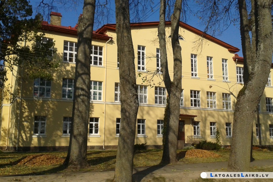 Pirmā nosiltinātā skola novadā – Salienas vidusskola