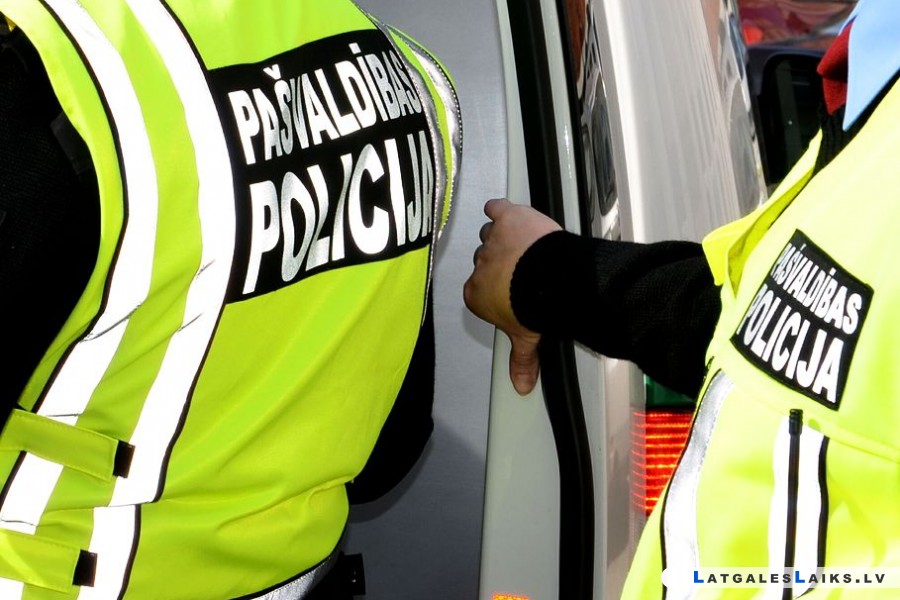 Daugavpils domē dežurē policists