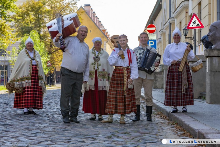 Sirsnīgi un jestri izskanējuši Latgales dienas svētki Rīgā