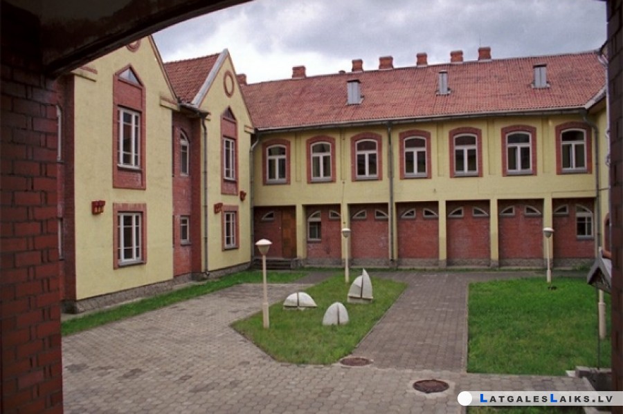 Invalīdi var bez maksas apmeklēt muzeju un zoodārzu