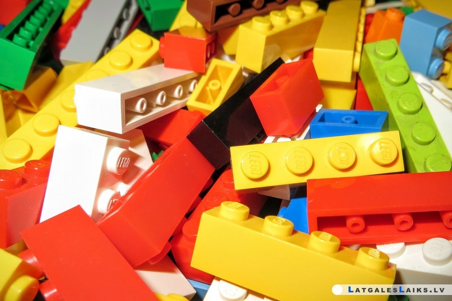 Krāslavieši būvēs lego pilis