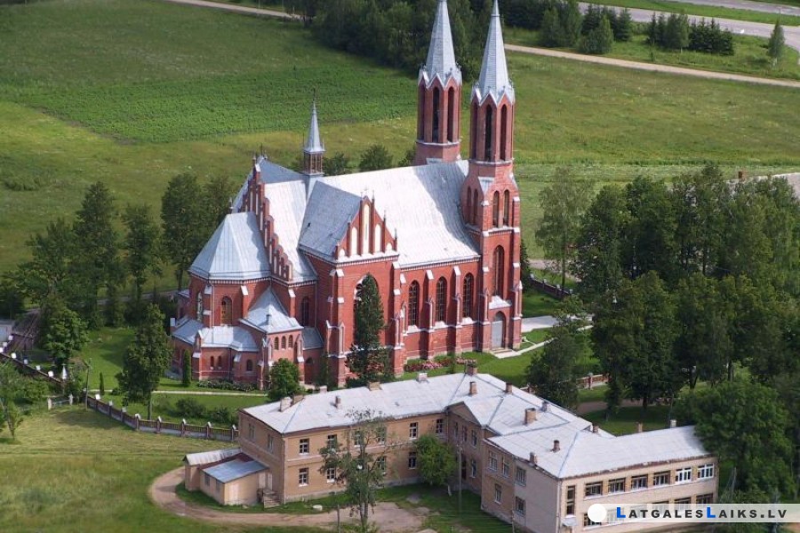 Uzsāks Līksnas baznīcas jumta nomaiņu