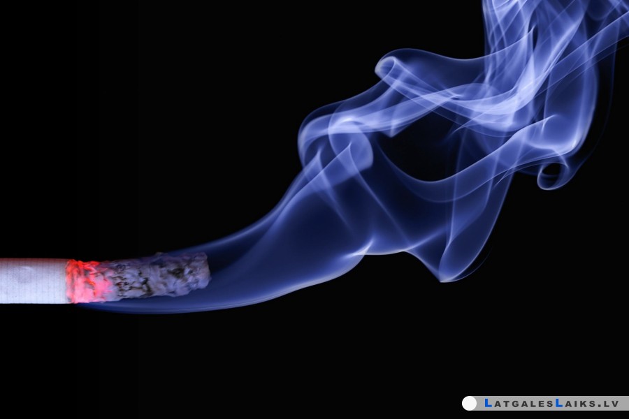 Aizturēja vīrieti par cigarešu ievešanu