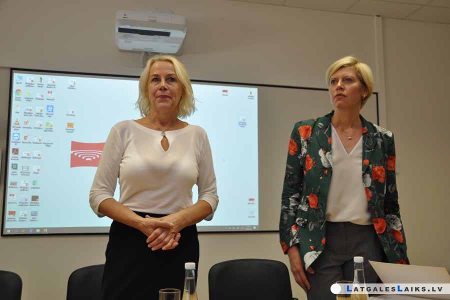Ministre nonāk ģimenes ārstu jautājumu krustugunīs