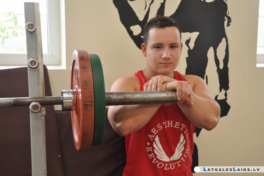 Ceļ divu ķermeņu svaru