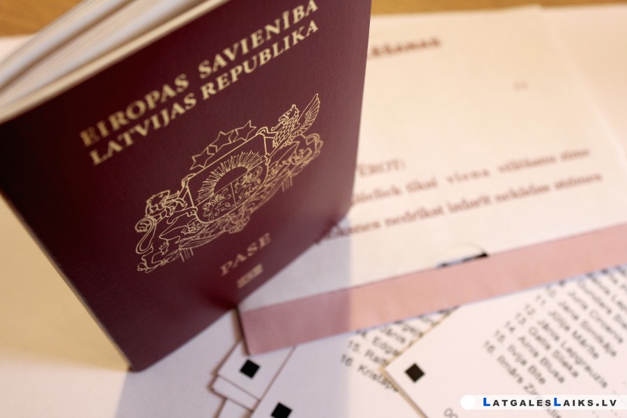 Balsot varēs ar vēlētāju apliecību