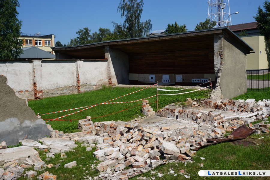 Atjaunot šautuvi nav iespējams