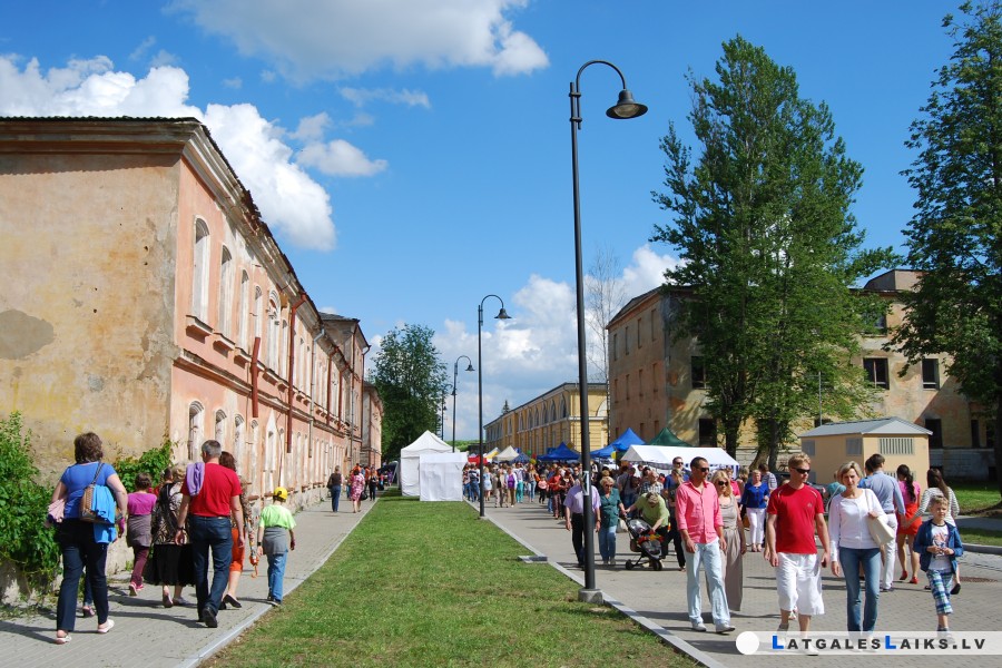 Grāmatu par Daugavpils vēsturi pārtulkoja krievu valodā