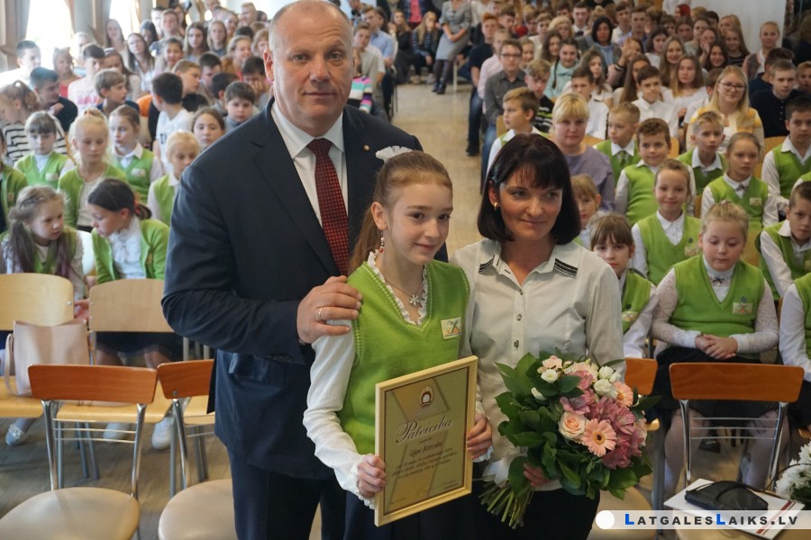 Ministrs apbalvoja par dzīvības glābšanu