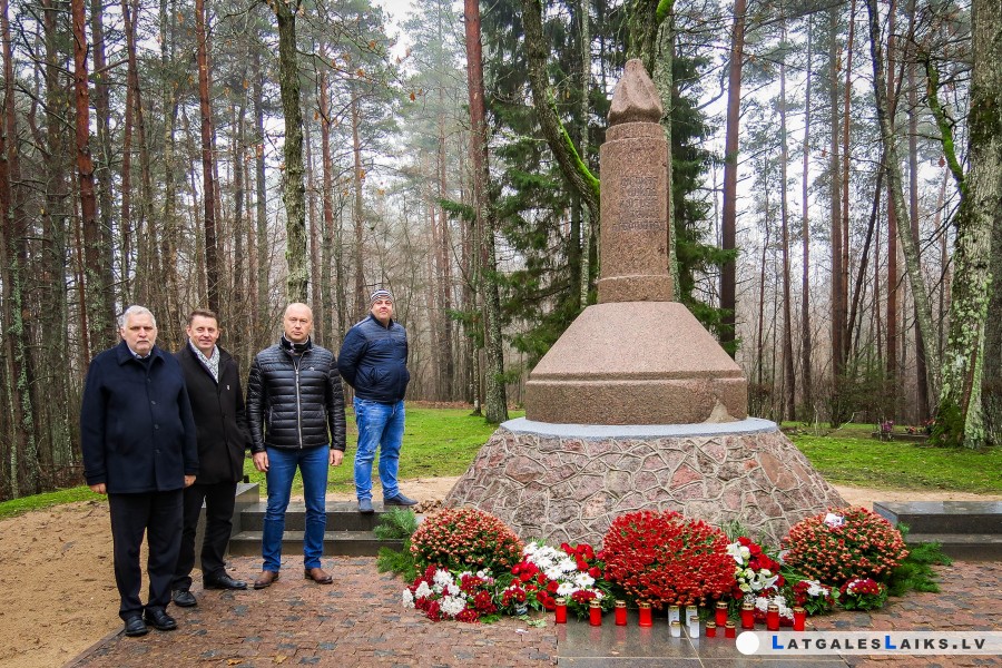 Latvijas simtgadē jaunu elpu ir ieguvis K.Zemdegas Brāļu kapu piemineklis