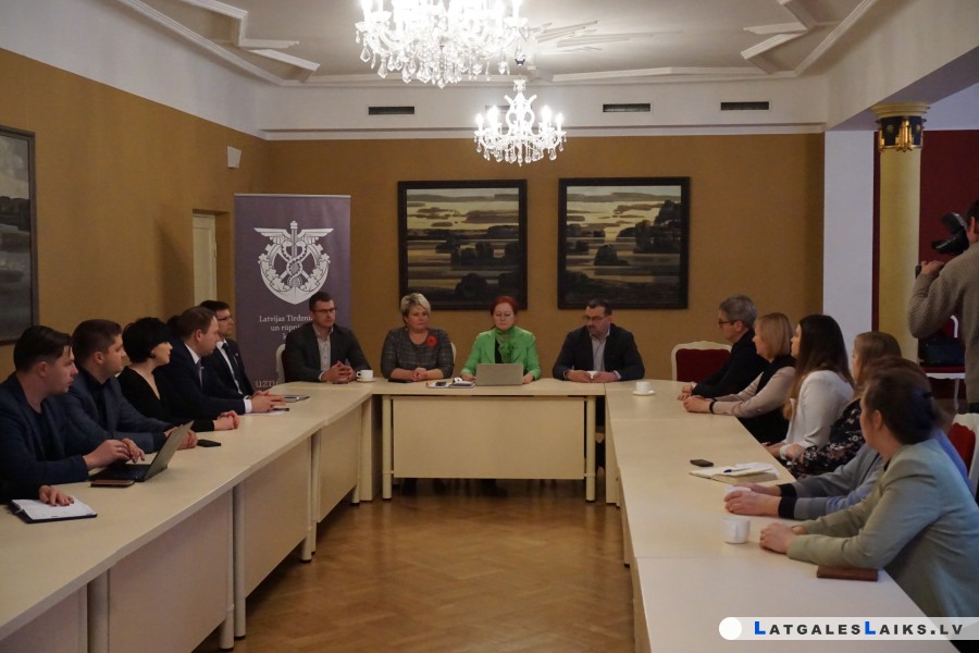 Saeimas deputāti apsprieda Latgales vajadzības