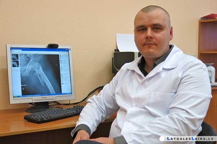 No amata atkāpjas Rēzeknes slimnīcas valdes loceklis R.Jezerskis