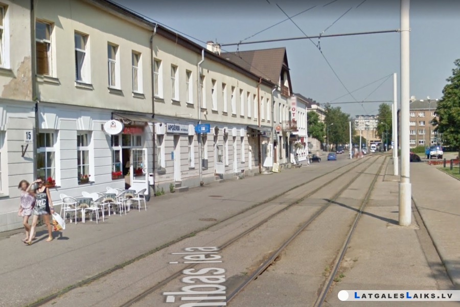 Tramvaja pieturu nepārcels