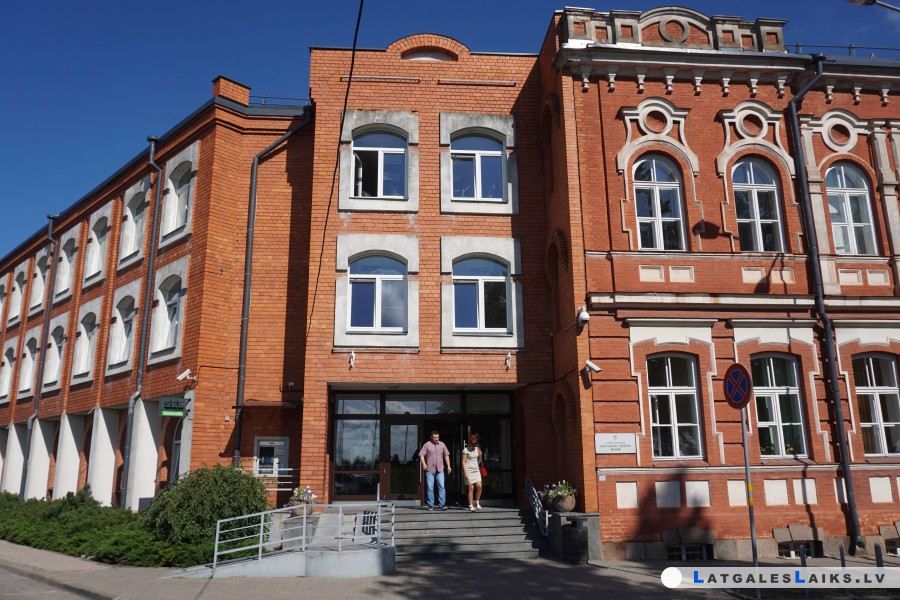 Pieņemts deputātu ētikas kodekss