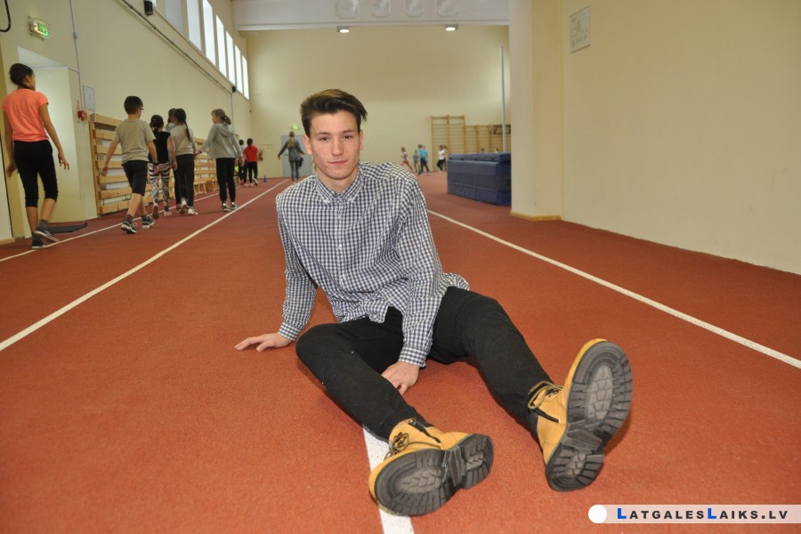 Tāllēkšanas čempions Artūrs Šarkovičs