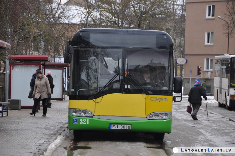 Ieviestas izmaiņas pilsētas autobusu maršrutos