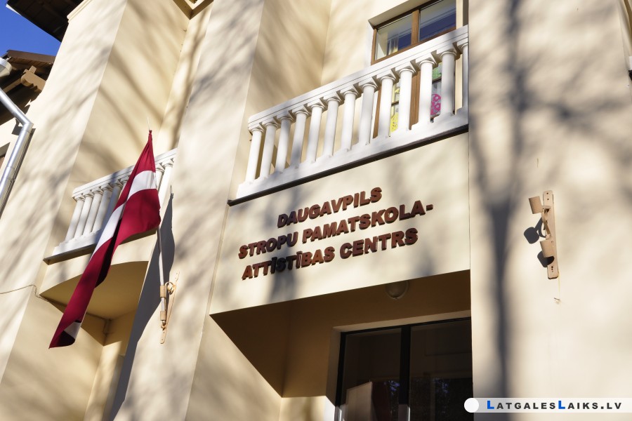 Stropu pamatskolā neizglītos bērnus ar mācīšanās un valodas traucējumiem