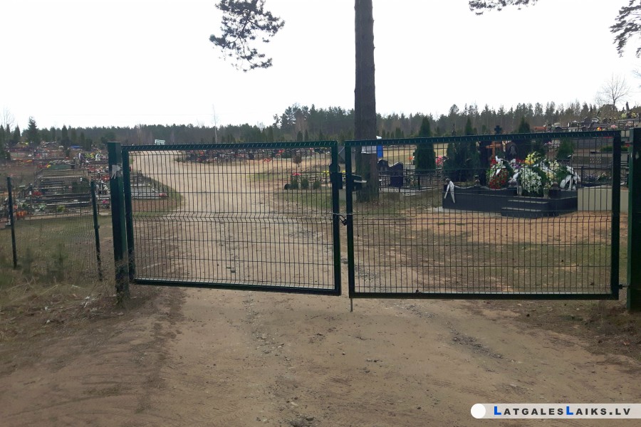 Iebraukt pilsētas kapos drīkst tikai ar atļauju