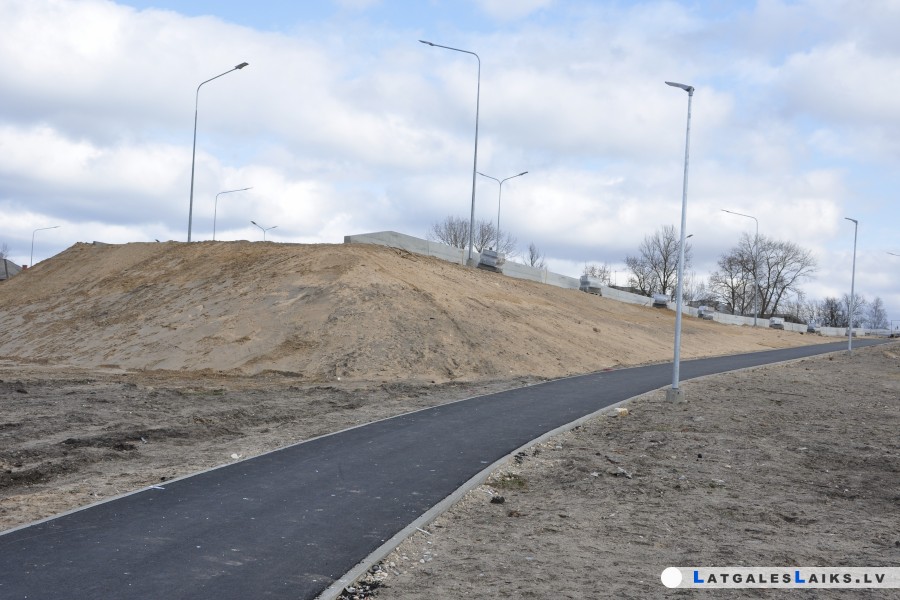 Jauno ceļu pārvadu ar Kandavas ielu nesavienos