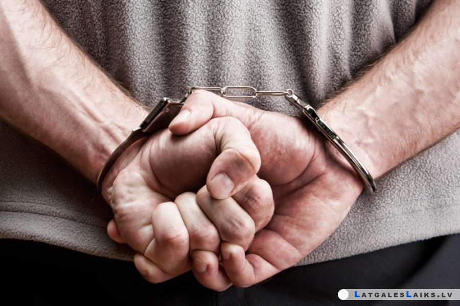 Aizturēja iereibušu kukuļdevēju