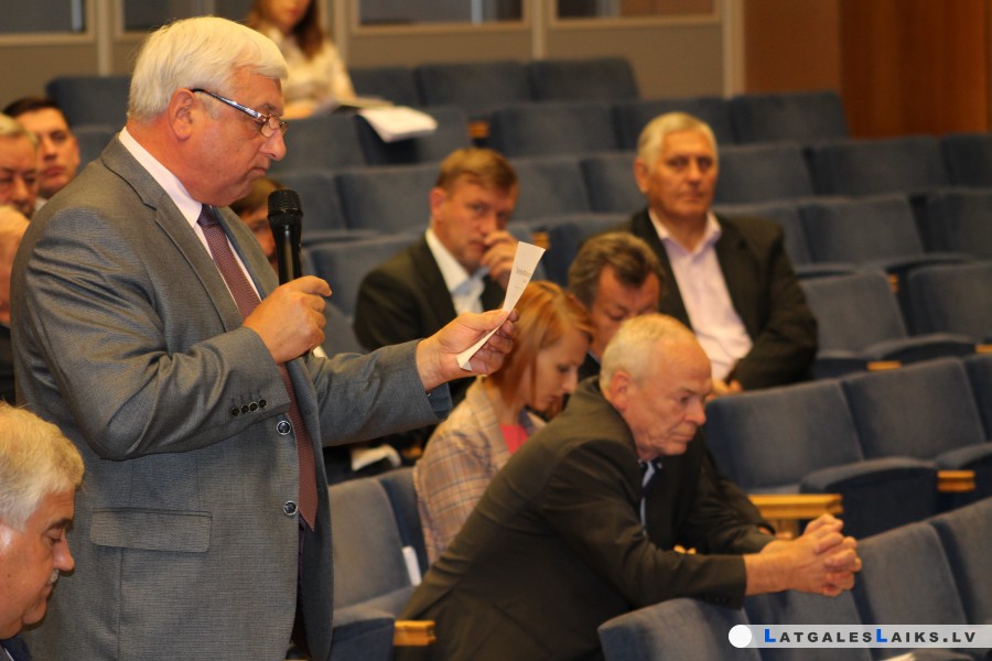 Pašvaldību deputāti netic ministrijas datiem