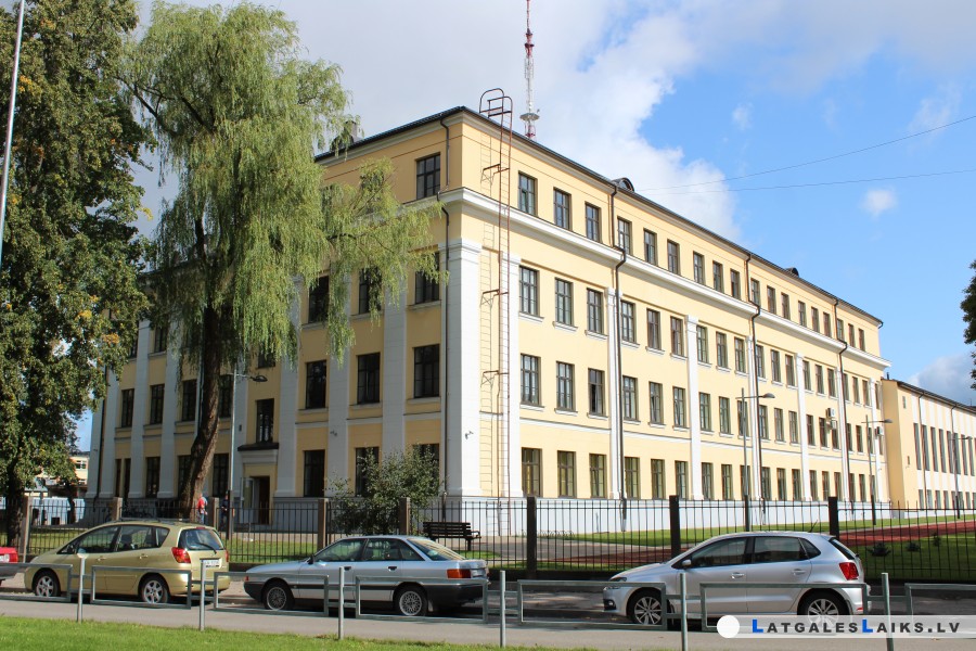 Daugavpils skolās aizvien trūkst pedagogu