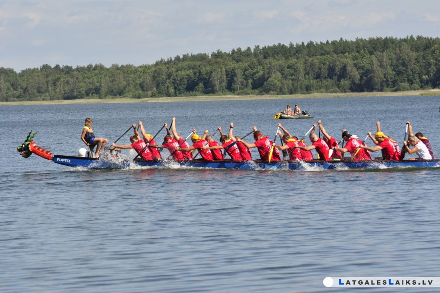 Noskaidroti ātrākie “Dragon Boats” airētāji