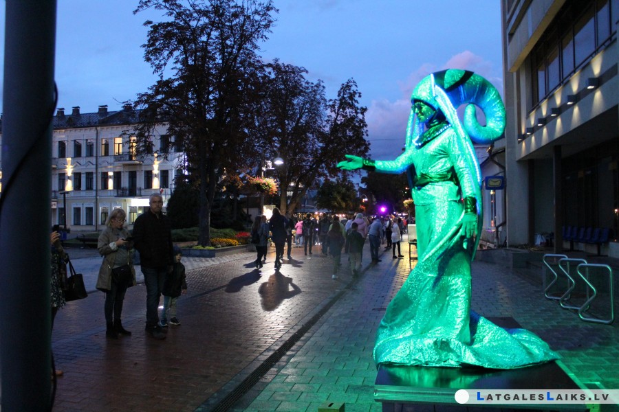 Rīgas ielā valdīja ūdens stihija