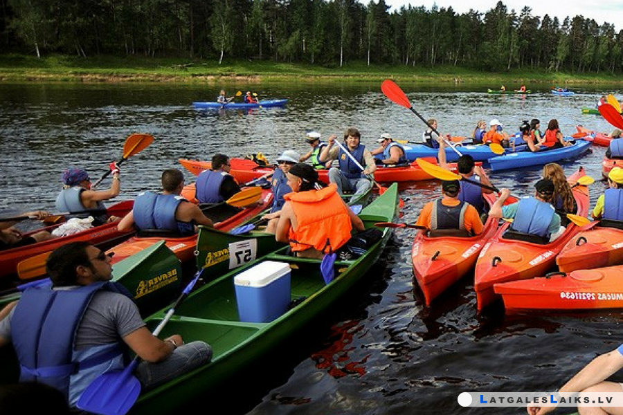Šķeļot Daugavas ūdeņus