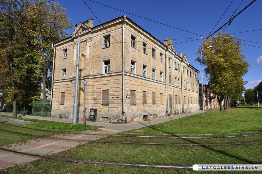 Daugavpils centrā atjaunos divus graustus