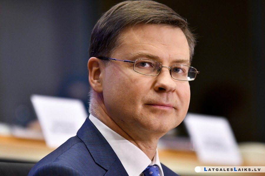 Valdis Dombrovskis aizstāvējis sevi Eiropas Parlamenta priekšā