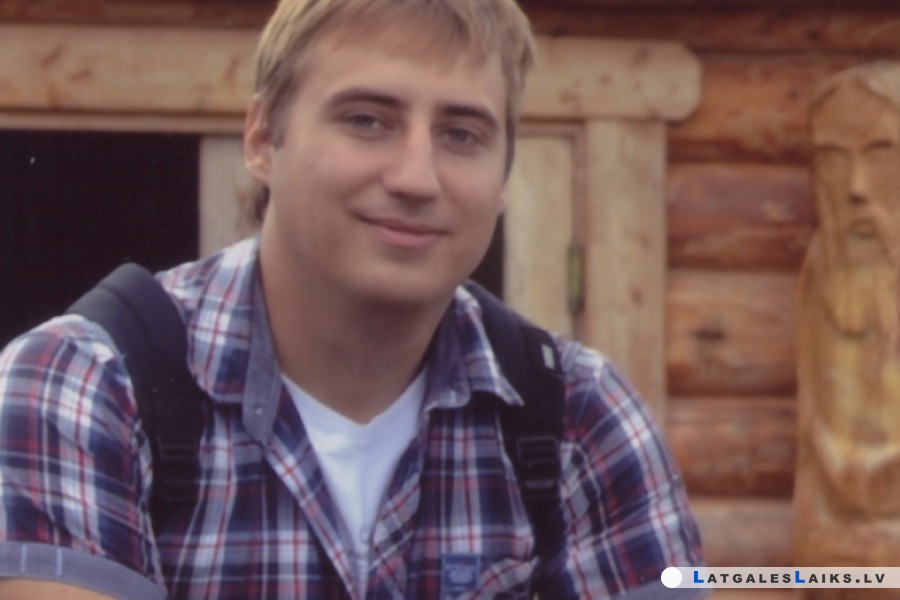 Palīdzēsim Vadimam tikt galā ar ļauno slimību!