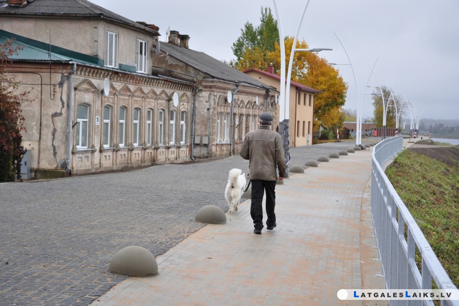 Darbi Daugavas promenādē tuvojas noslēgumam