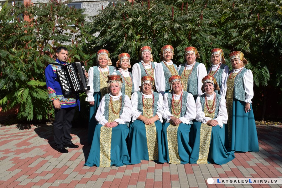 Trīsdesmit gadi kopā ar dziesmu un krievu kultūru
