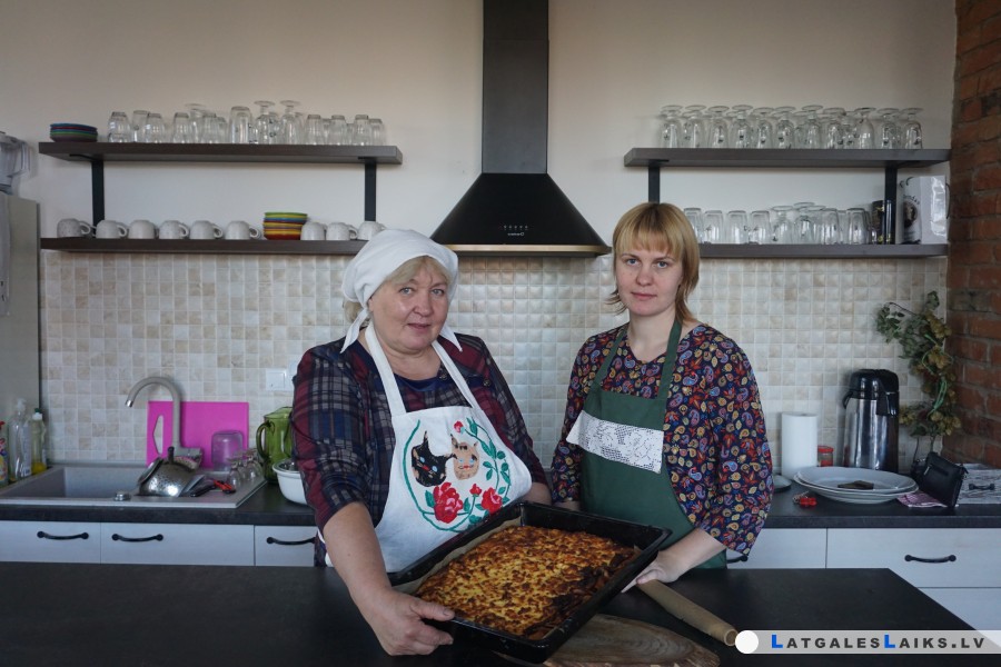 Skrindu dzimtas muzejs atdzimis kulinārā mantojuma aromātos