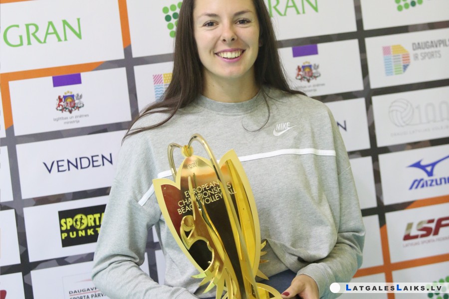Anastasija Kravčenoka un Tīna Graudiņa – Pasaules tūres progresējušākā sieviešu komanda